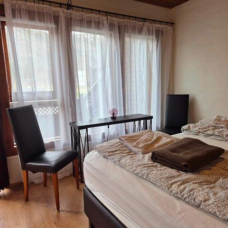 Beautiful Guestroom To Rent With A Mountain View 劳加尔瓦特恩 外观 照片